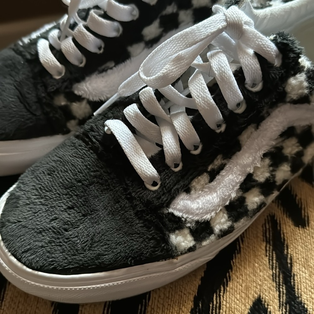 Vans ! Soft & Fluffy - Picture 4 of 9